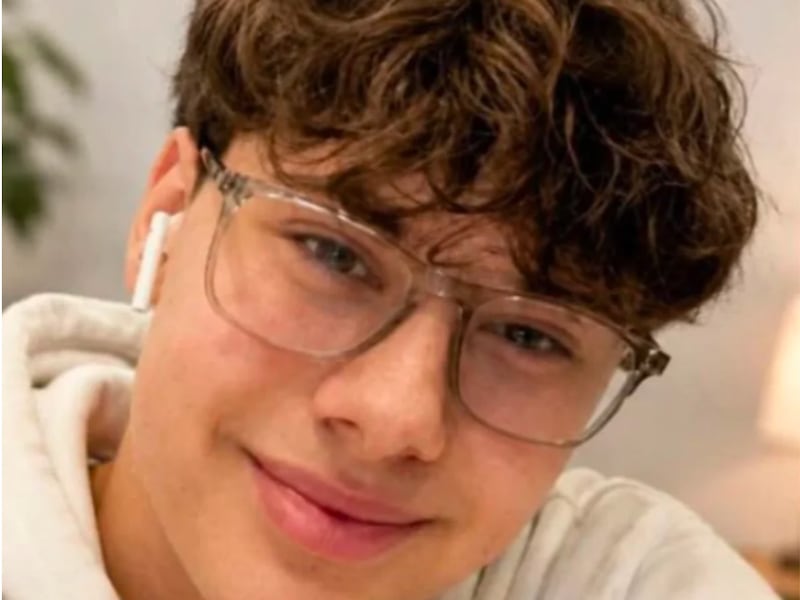 Muore a 19 anni durante una sfida di apnea in piscina: la Procura indaga sulla tragedia di Leonardo Cortese