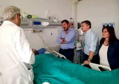 Salvini in ospedale a Genova: incontra i feriti e i parenti delle vittime 1