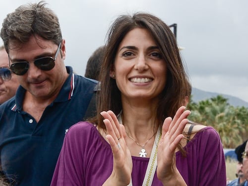 Roma, voce sulla Raggi: "Per gli assessori provini come a X-Factor"