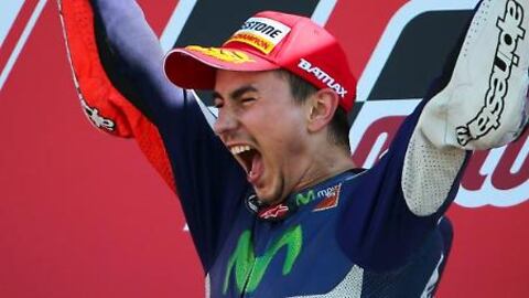 Disavventura per Lorenzo. Si ustiona durante la festa