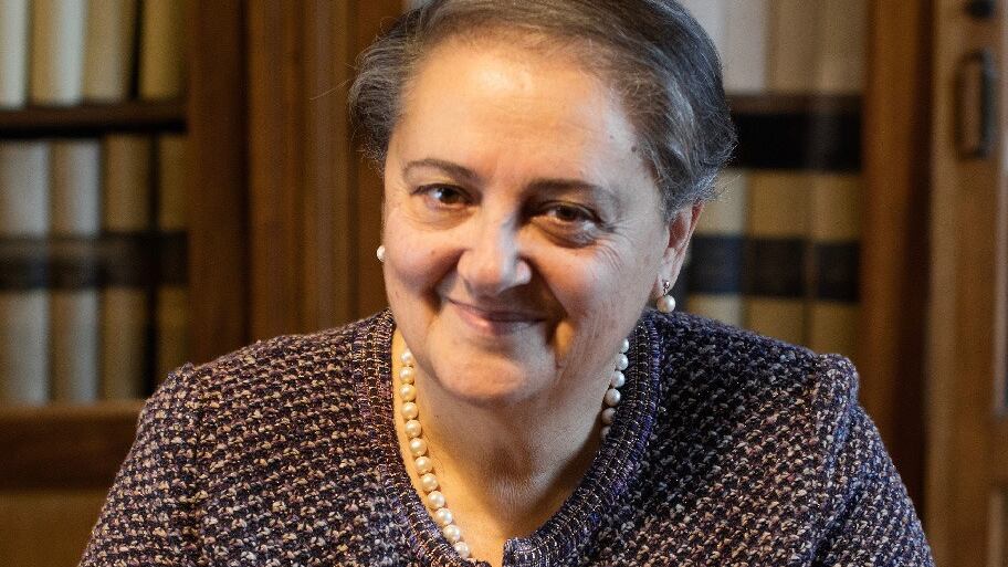 "Una cifra assurda". Così la sindaca del Pd si è aumentata lo stipendio
