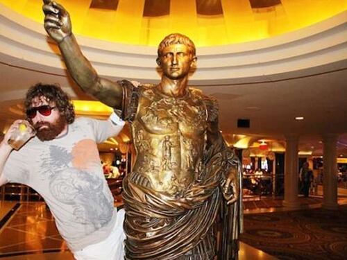 Il sosia di "Una notte da leoni" guadagnava 250mila euro per bere alle feste