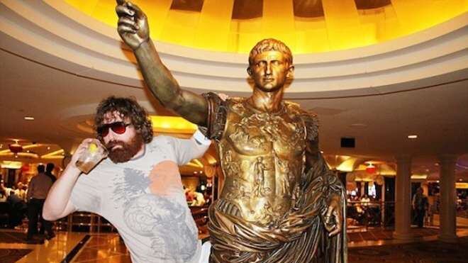Il sosia di "Una notte da leoni" guadagnava 250mila euro per bere alle feste
