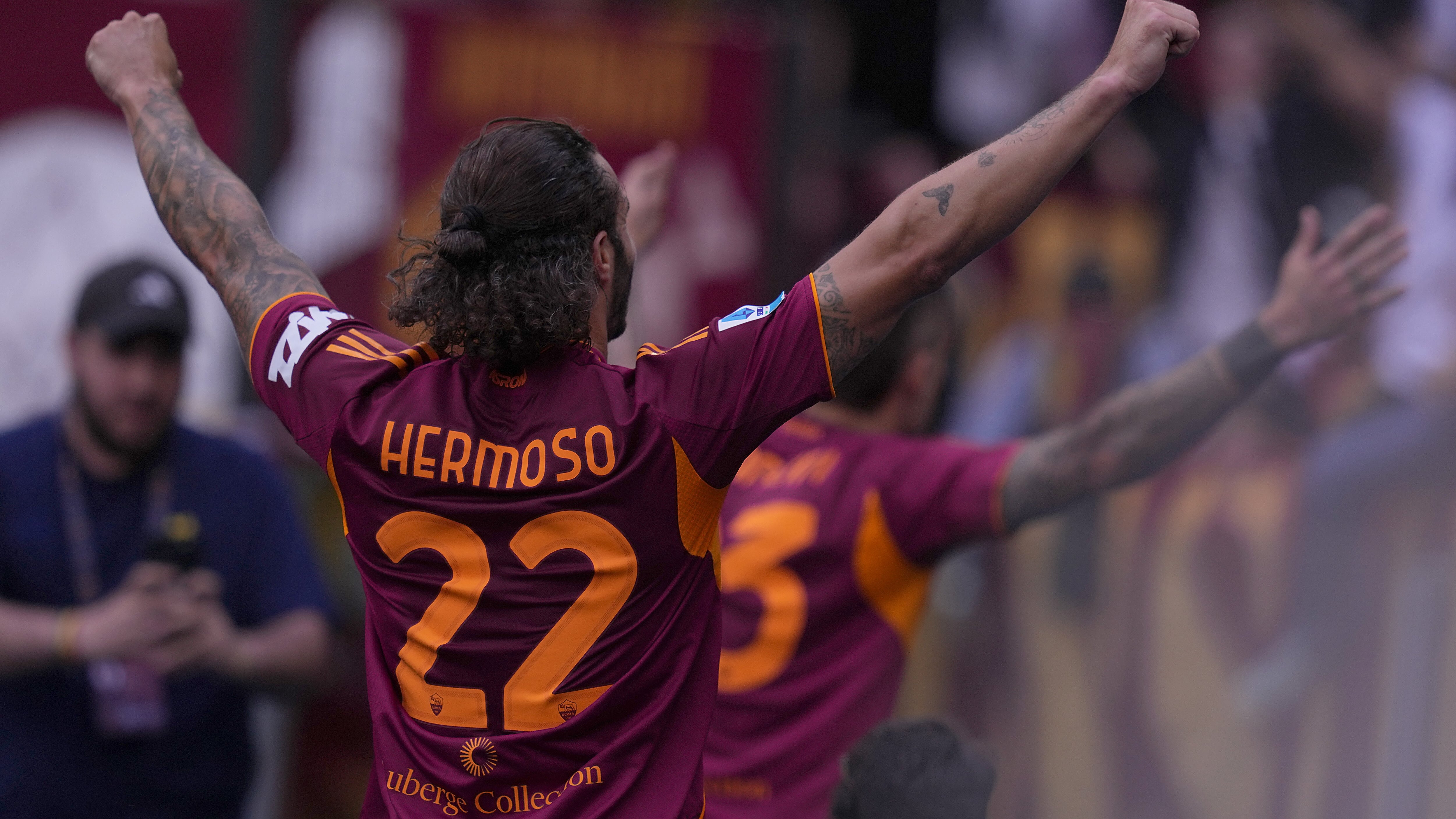Un Mancini super consegna il derby alla Roma, che batte 2-0 la Lazio