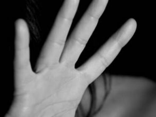 Picchia disabile e posta video su Facebook: "Era solo uno scherzo"