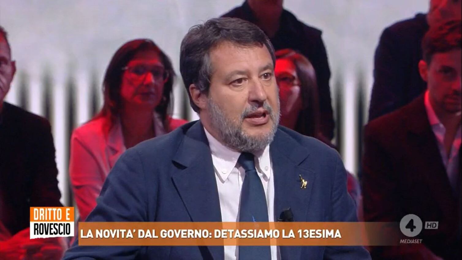 "Detassazione su tredicesima e rottamazione di dieci anni". Salvini traccia la rotta sulla manovra