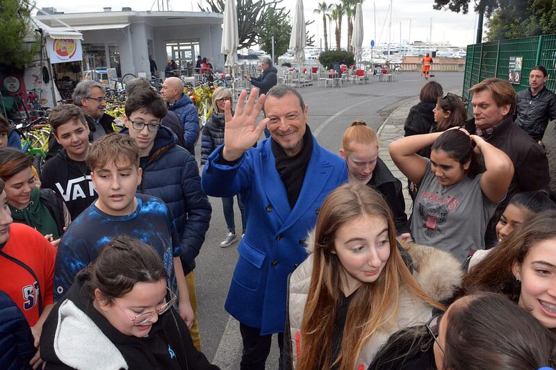 Pedalata di Amadeus sulla ciclabile e poi si pianta la mimosa 7
