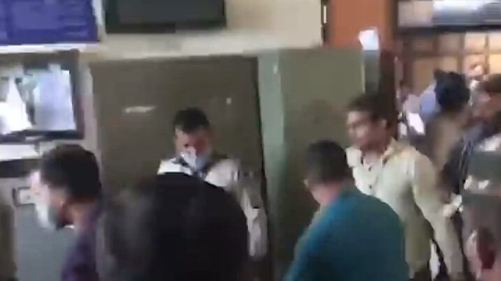 India, orrore all'udienza in tribunale: criminale ucciso da due finti avvocati