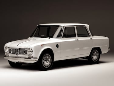 Alfa Romeo Giulia TI Super, guarda la gallery 10