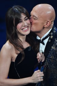 Sanremo 2019: i look di Virginia Raffaele per la prima serata 4