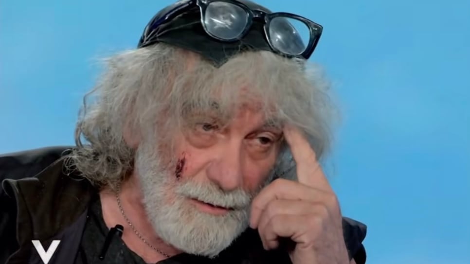 "Mi hanno tolto la patente due mesi fa". Guai col vino per Mauro Corona