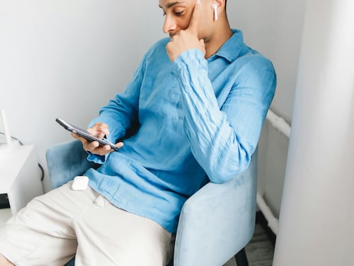 Auricolari Bluetooth, attenzione a questi modelli: così spiano le tue conversazioni