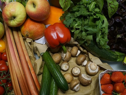 Superfood, verità e falsi miti da sfatare sui possibili benefici