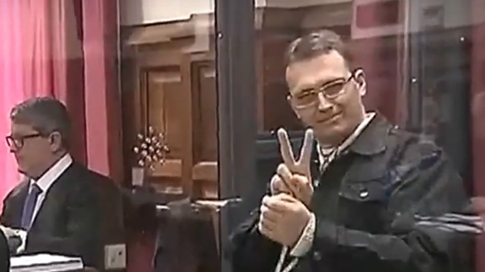 Igor il Russo pesta l'agente con una piastrella: "Vi uccido a uno a uno"