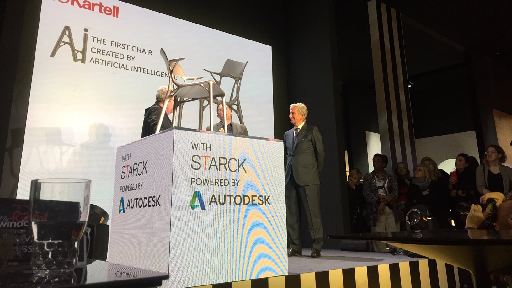 Kartell lancia la prima sedia completamente "disegnata" dall'intelligenza artificiale