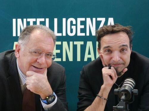 Alessandro Cecchi Paone guida “Intelligenza Alimentare Podcast” e con Cesare De Stefano prende forma il dialogo su “tutte le intelligenze