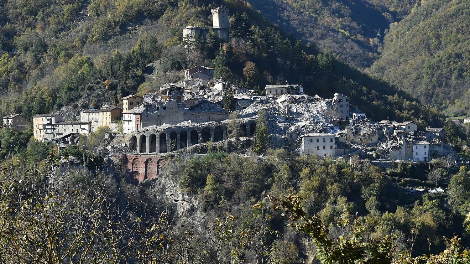Arquata del Tronto, nelle casette dei terremotati piove dal soffitto