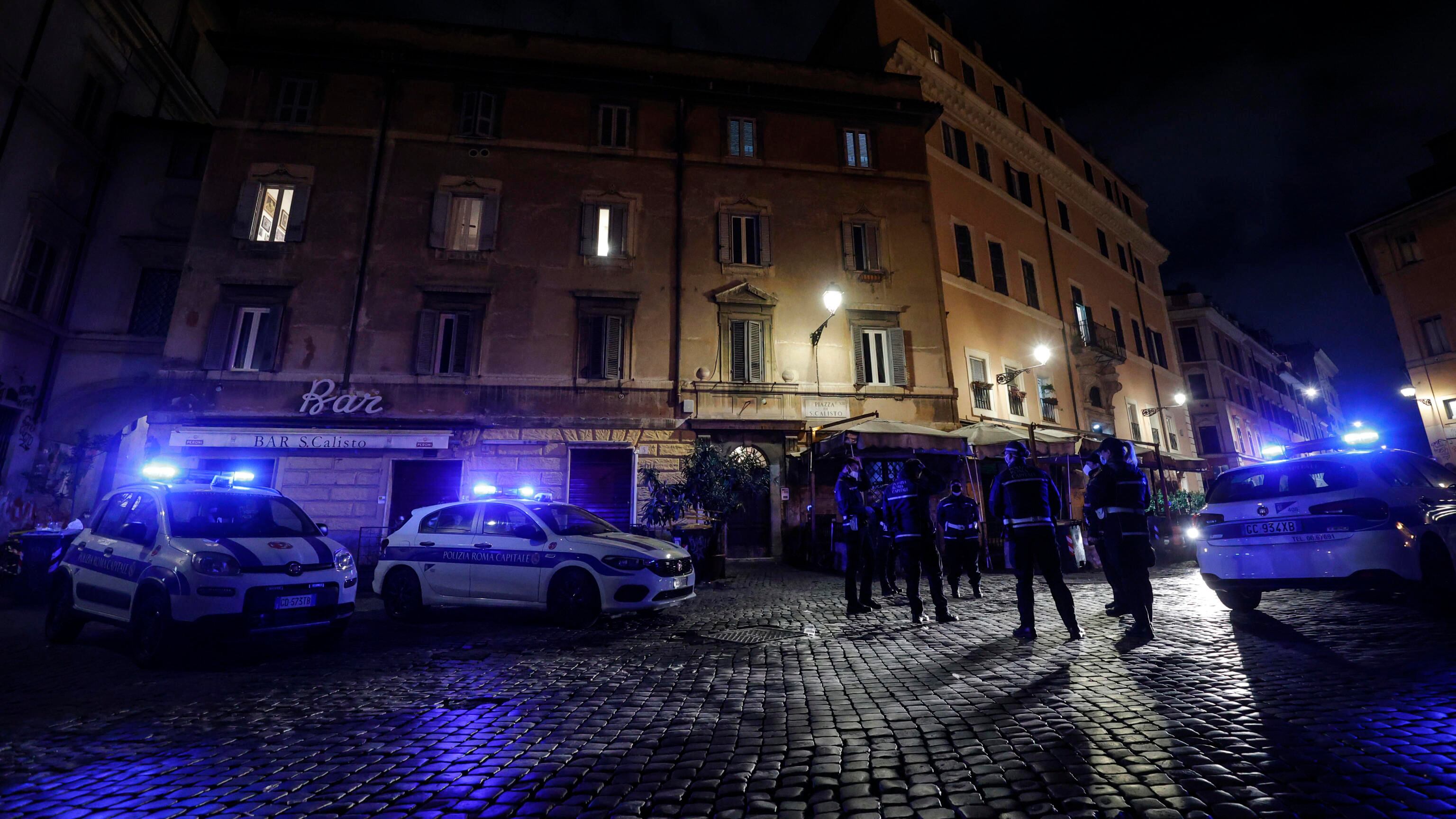 Roma, Trastevere in mano alla malamovida, con risse e stupri