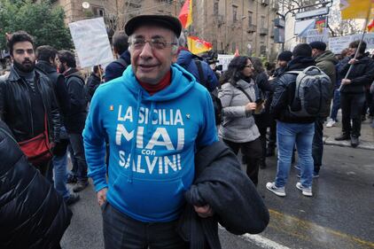 Matteo Salvini contestato a Palermo 6