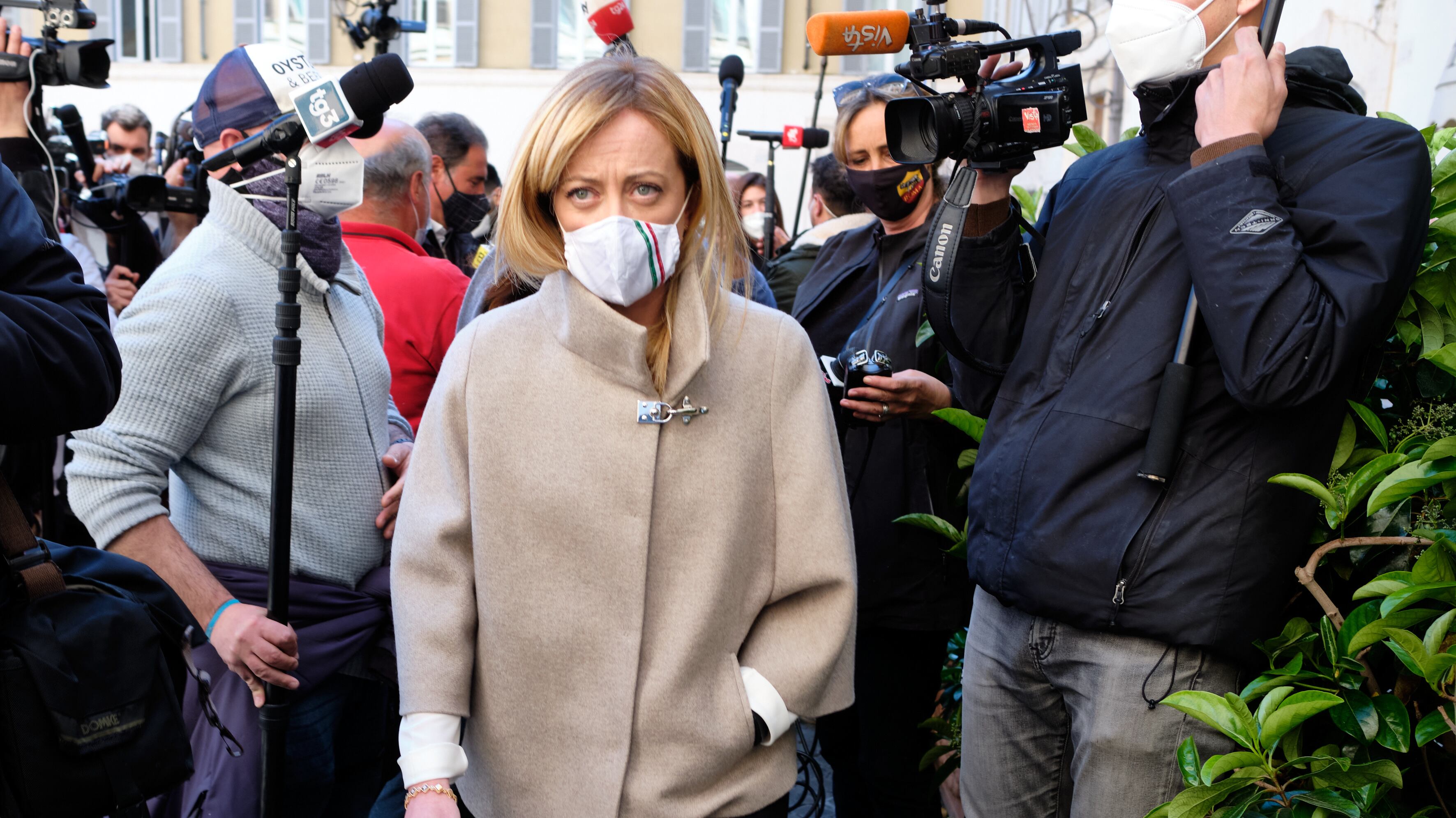 FdI adesso supera il M5S: centrodestra vicino al 50%