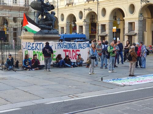 Torino, scontro tra compagni: Potere al Popolo accusa di genocidio anche Pd e Sinistra ecologista