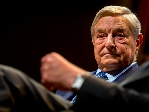 "Così Barack Obama ordinò all'Fbi di indagare per conto di Soros"