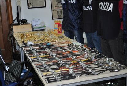 “Siamo i tecnici del gas”, poi sequestrano e rapinano due anziane: così sono stati bloccati dalla polizia 2