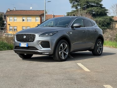 Jaguar E-Pace P300e PHEV: guarda la gallery del SUV premium plug-in 2