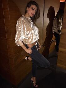 Cristina Buccino, scollatura hot 7