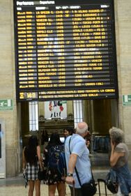 Genova, treni in ritardo dopo il crollo del ponte  6