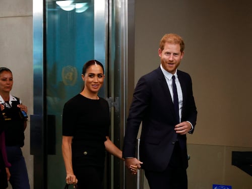 "Non ne ha intenzione". Perché re Carlo non incontrerà Harry e Meghan
