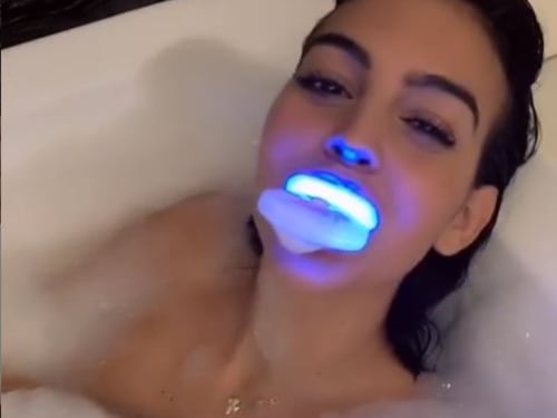 Georgina Rodriguez e il bagno sexy: follower in delirio su Instagram
