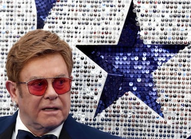 Elton John promuove "Rocket Man": foto 3