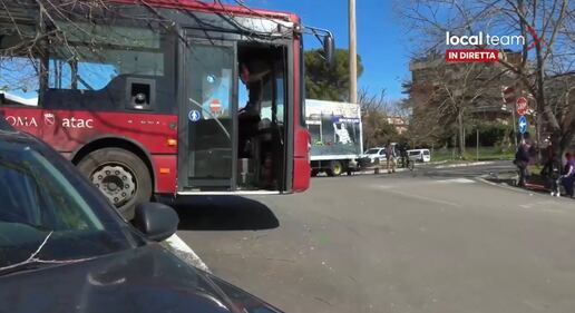 Scontro tra autobus a Roma: 15 feriti 6