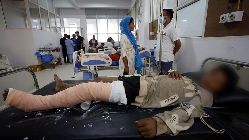 Gli edifici distrutti e le persone ferite dal terremoto in Nepal 2
