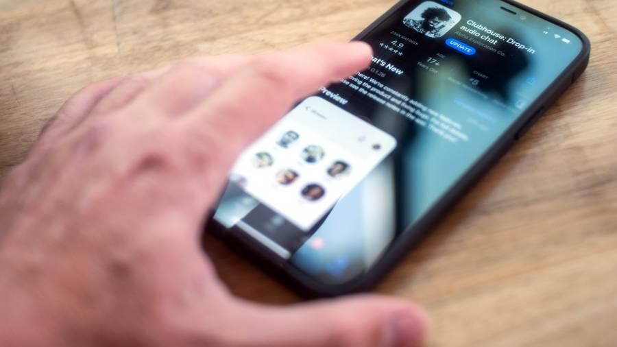 Clubhouse, il social che ha fatto impazzire tutti arriva anche su Android