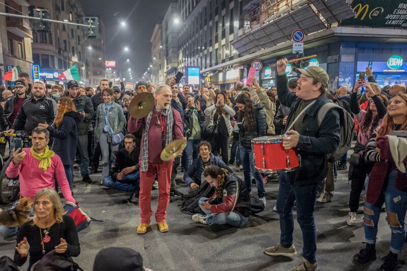 Corteo no Green pass a Milano 2
