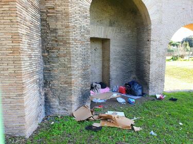 Colle Oppio, degrado e favelas nel parco archeologico 7