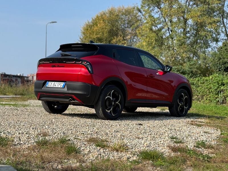 Alfa Romeo Junior Q4: guarda la gallery del B SUV elettrificato e a trazione integrale 9