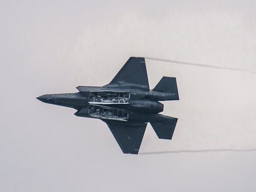 Kim lancia un altro missile. E si alzano gli F35