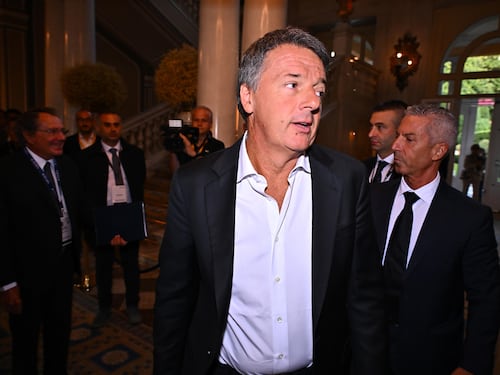 "Sono offese inaccettabili". Ma da Conte a Renzi arriva la solidarietà con lezioncina