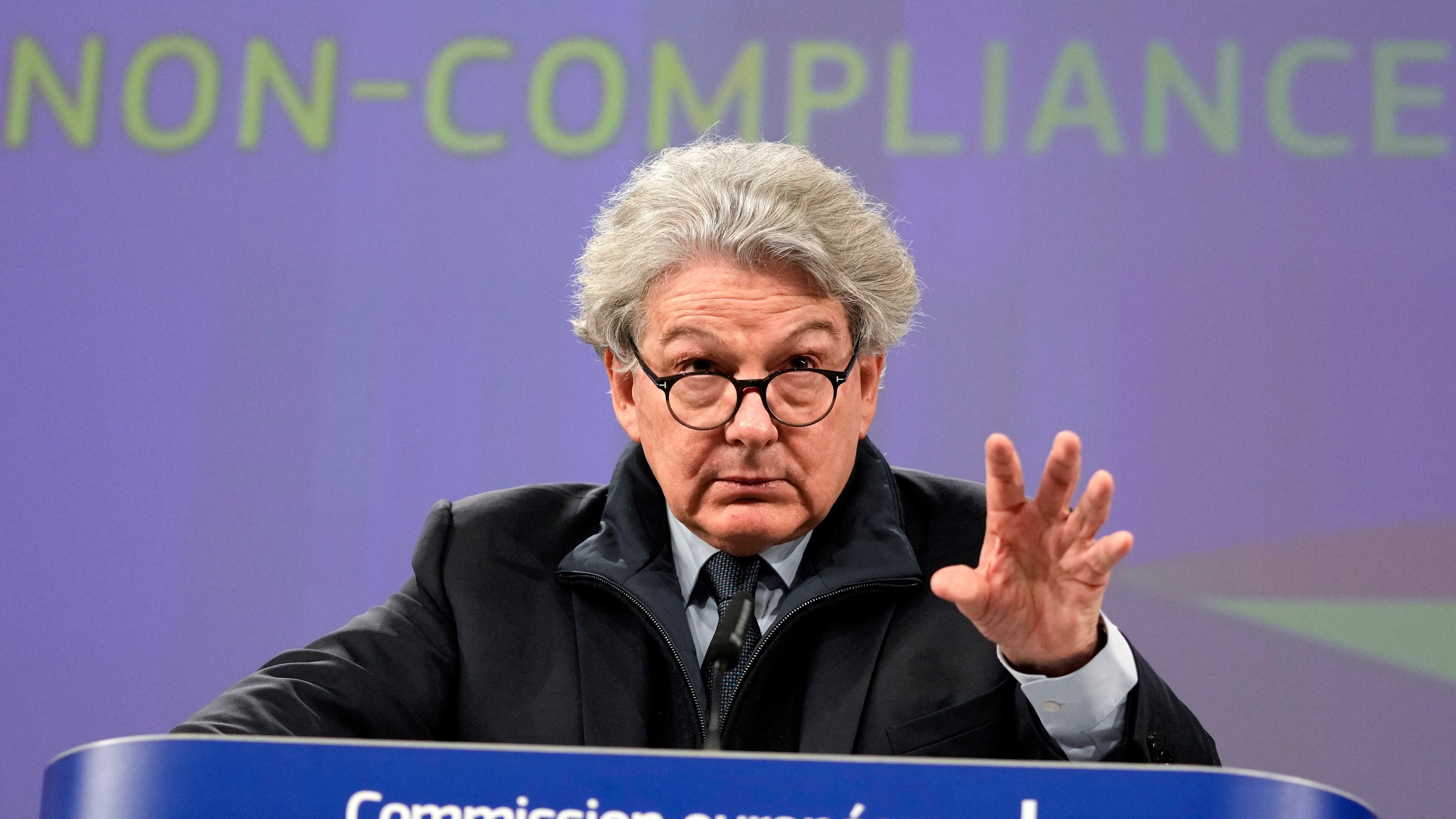 Il patto Macron-Ursula: "sacrificato" Breton per un portafoglio di peso