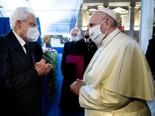 "In Ucraina calpestati i diritti umani": Mattarella scrive al Papa