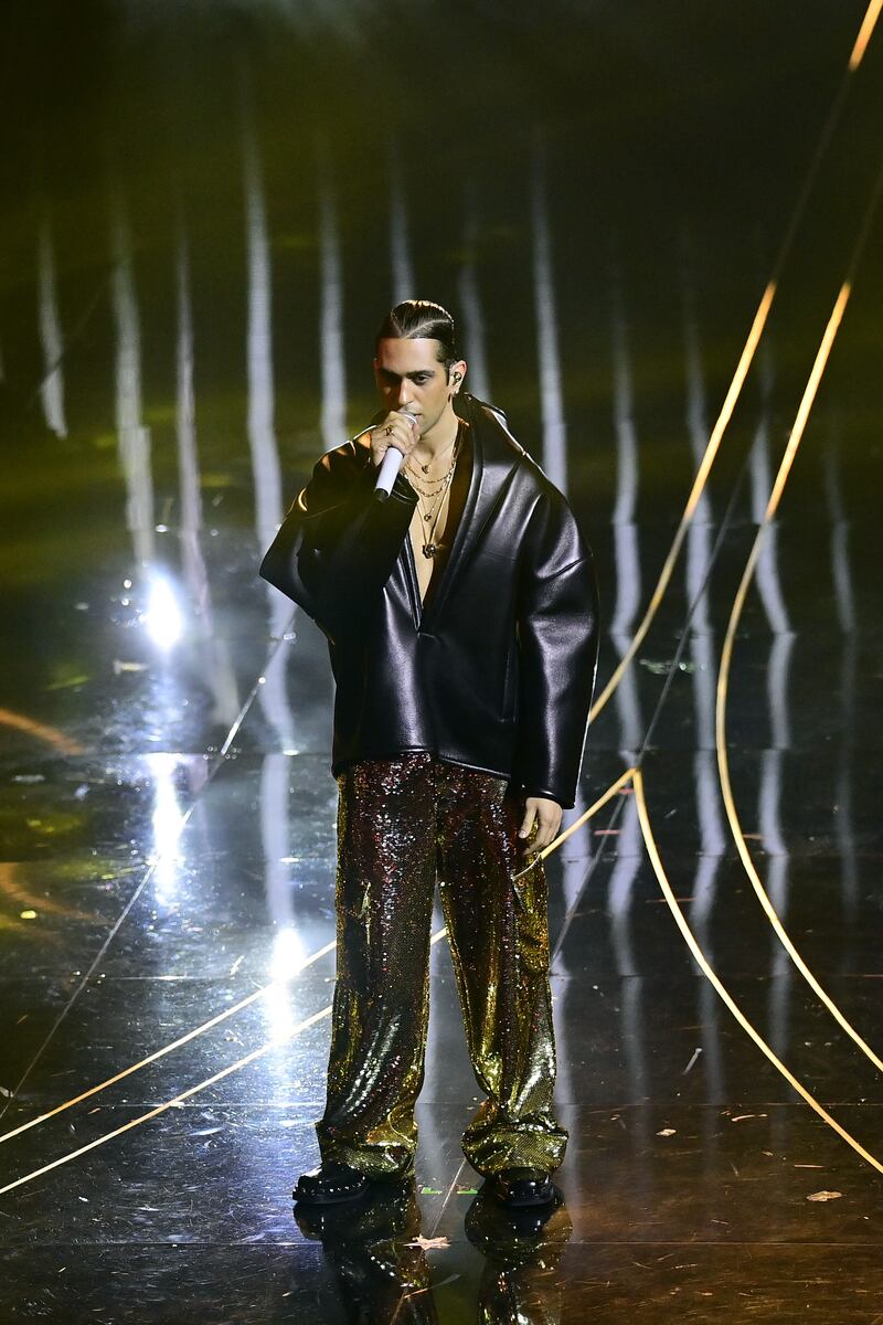 Sanremo 2024: ecco il look della finalissima del Festival di Mahmood 3