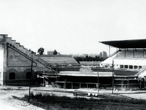 Cemento, derby e Bob Marley. Si chiude il secolo dello stadio diventato luogo del cuore