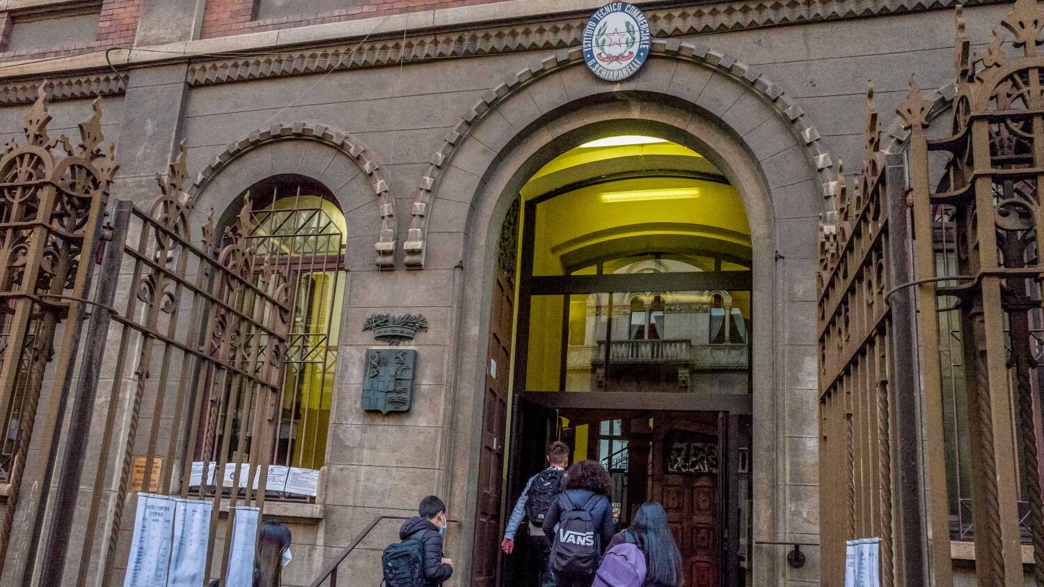 Dalle lezioni online ai turni di pomeriggio: cosa cambia alle scuole superiori