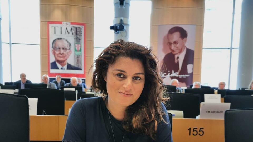La missione di Susanna Ceccardi: in autobus verso la Spagna per salvare italiani bloccati