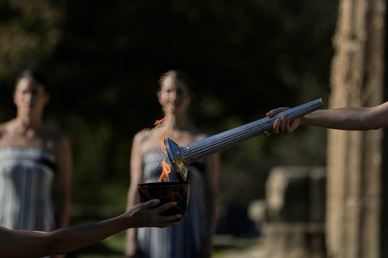 Milano-Cortina 2026: la fiamma olimpica inizia il lungo viaggio da Olimpia 6