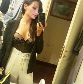 Le Donatella, sexy e talentuose 34