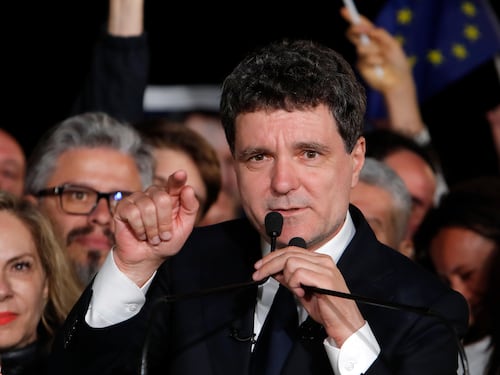 In Romania vince l'europeista Dan